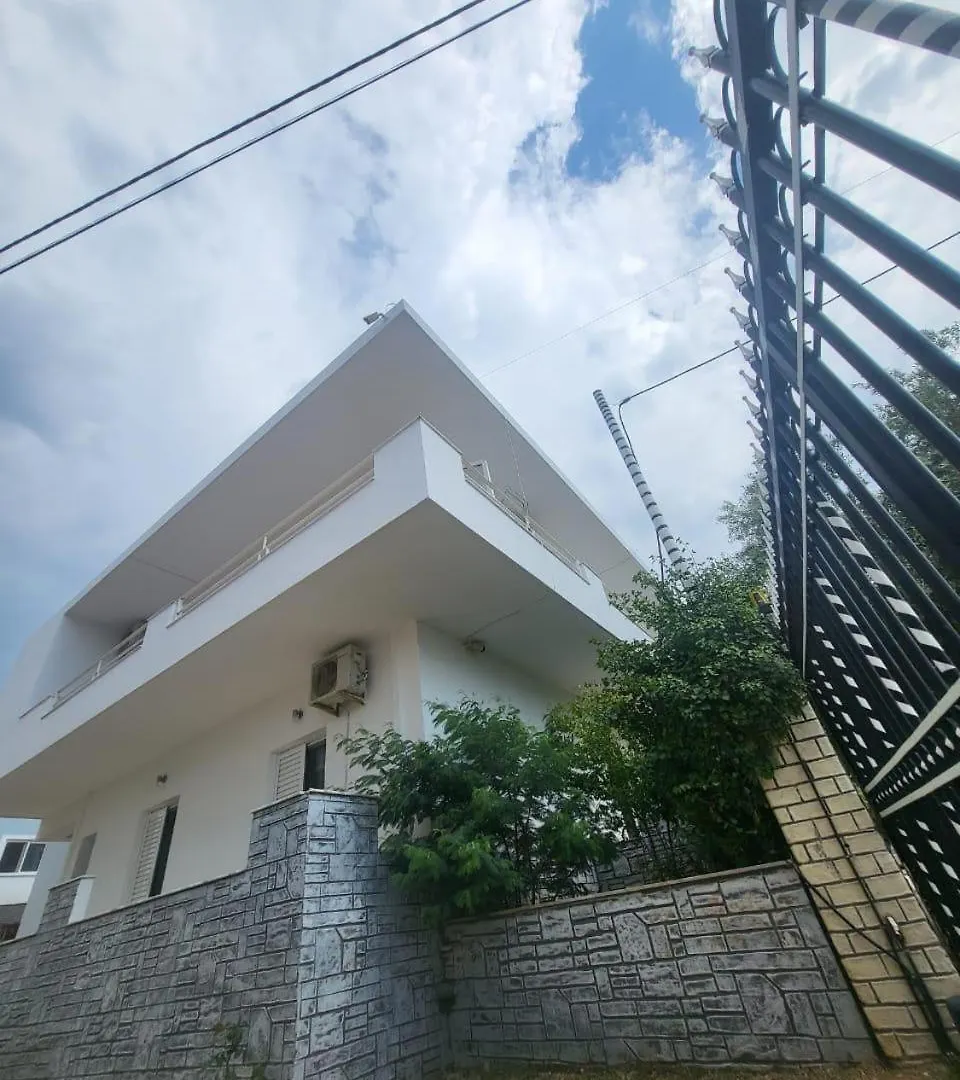 Vila Era Ksamil Bed & Breakfast 0*,
