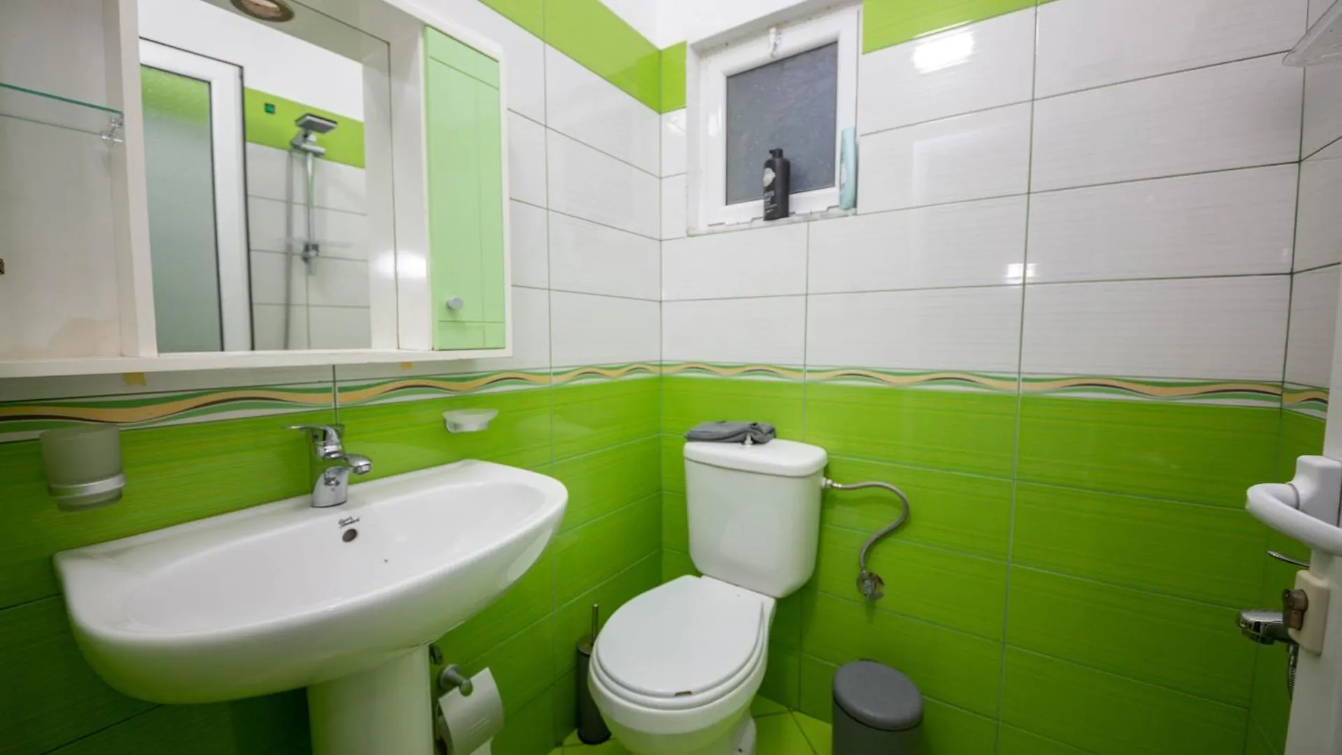 Vila Era Ksamil Bed & Breakfast 0*,  Albania