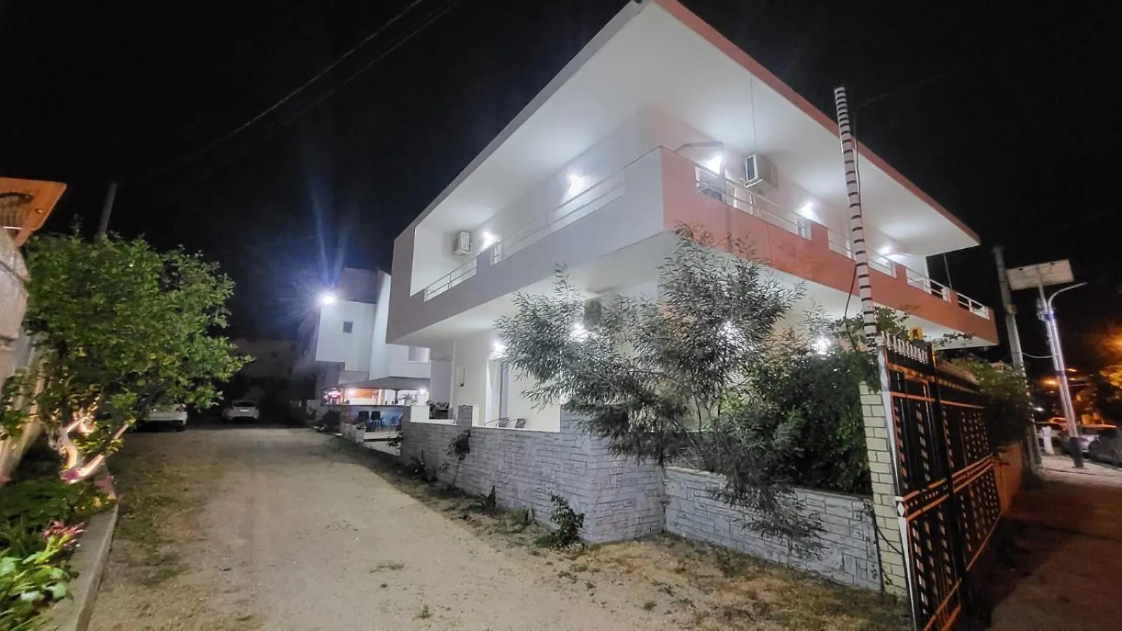 Vila Era Ksamil Bed & Breakfast 0*,  Albania